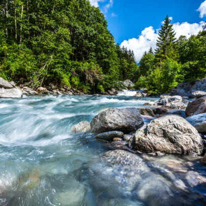 stream off the mountains in Switzerland - Agrandir l'image, fenêtre modale